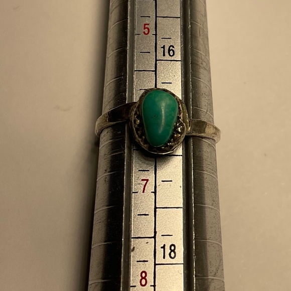 Sterling Silver Turquoise Ring 6.5 - Picture 2 of 8